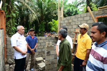 2018, Pempov Riau Tetap Anggarkan Pembangunan RLH